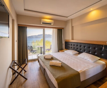 Aurasia Seaside Hotel Standart Deniz Manzaralı Oda (7)